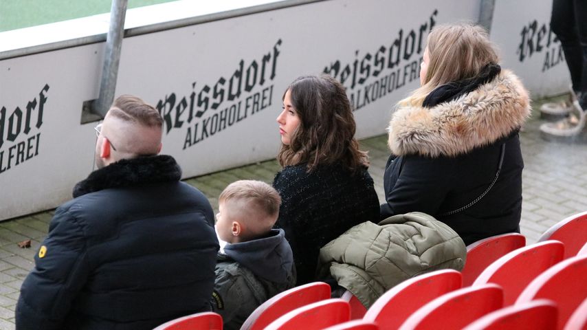 Alessio und Sarah Lombardi beim Fußballspiel von Julian Büscher