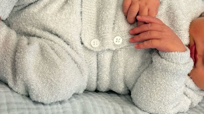 Alex Coopers Baby, Oktober 2026
