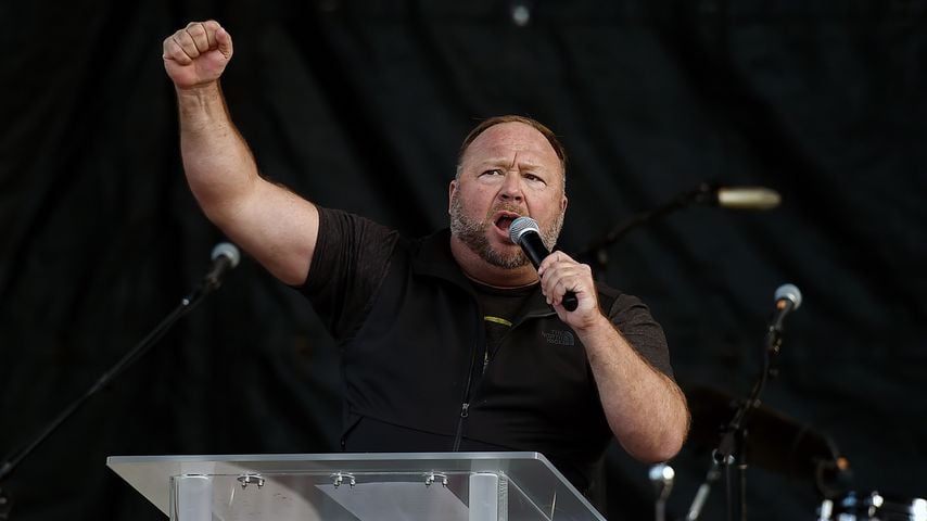 Alex Jones, Radiomoderator