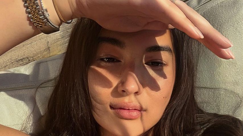 Sexy Dekolleté: GNTM-Star Alex begeistert im knappen Bikini