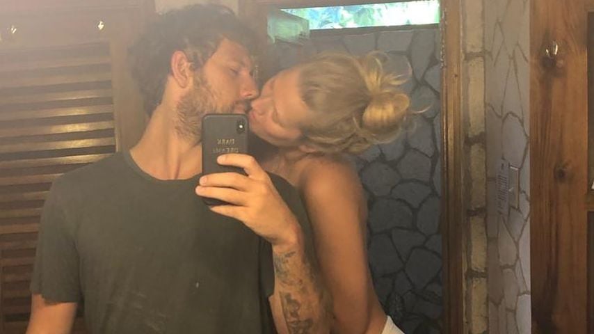 Oben ohne: Alex Pettyfer teilt heiße Fotos mit Toni Garrn