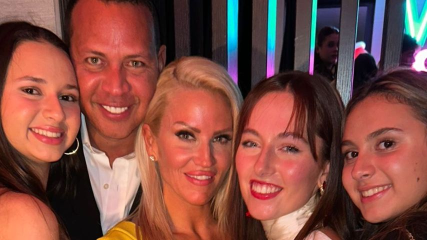 Alex Rodriguez mit Jac Cordeiro, seinen Töchtern und einer Bekannten