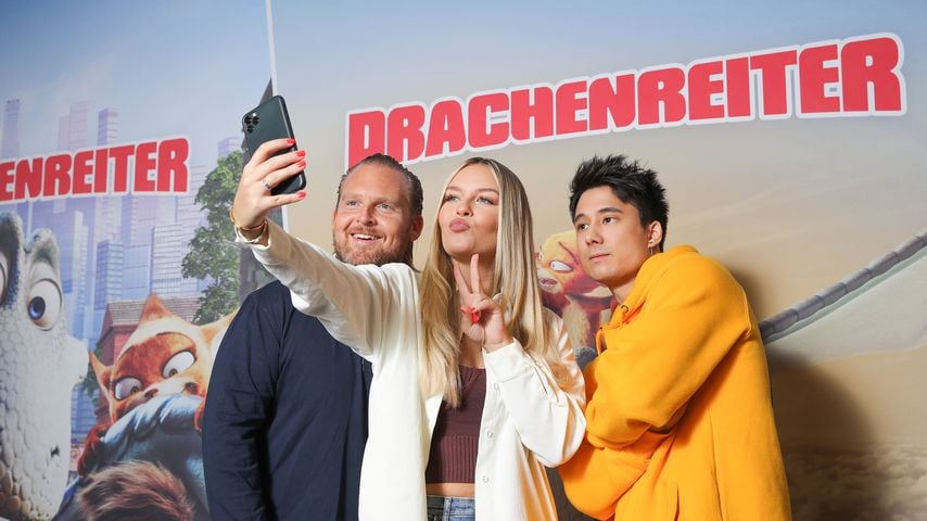 Axel Stein, Dagi Bee und Julien Bam bei der "Drachenreiter"-Premiere im September 2020