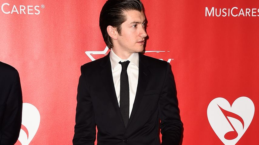 Alex Turner, Sänger