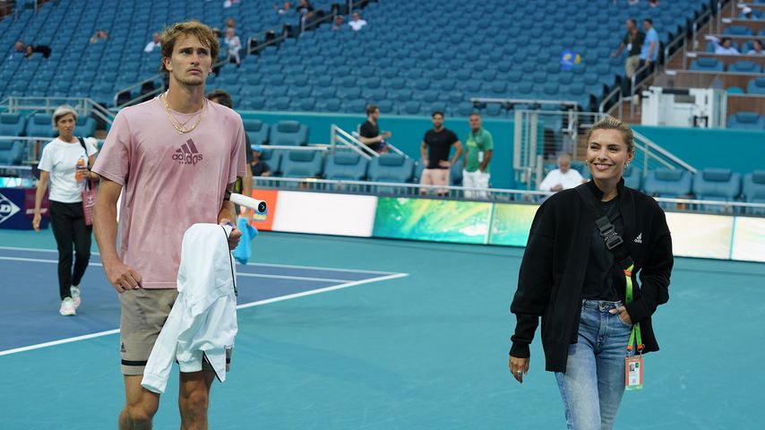 Alex Zverev und Sophia Thomalla auf dem Tennisplatz, März 2022