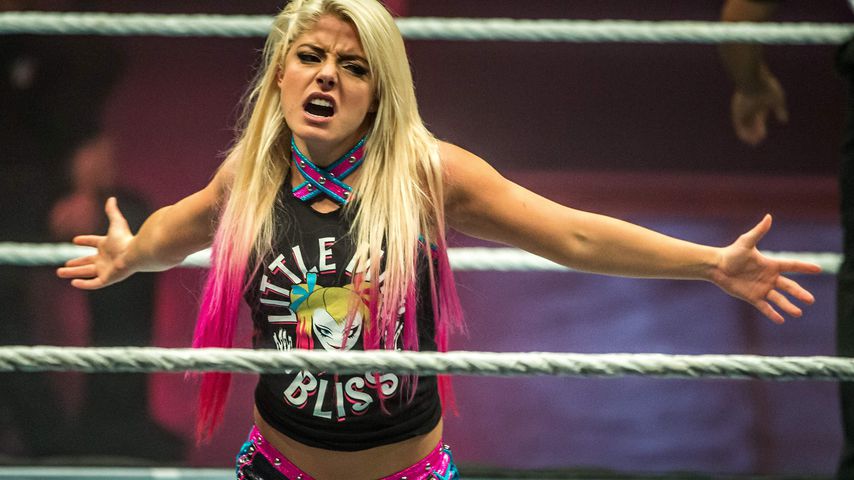 Alexa Bliss bei einem WWE-Kampf in Frankreich im Mai 2017