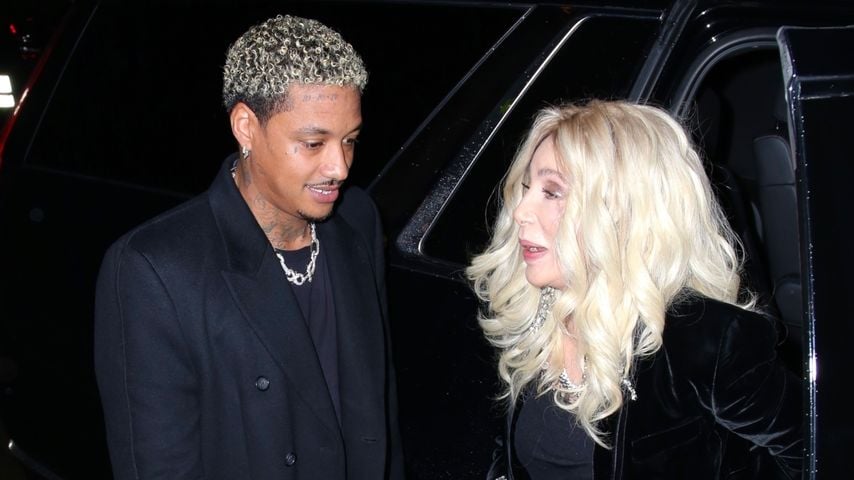 Alexander Edwards und Cher bei einer Grammy-Party 2024