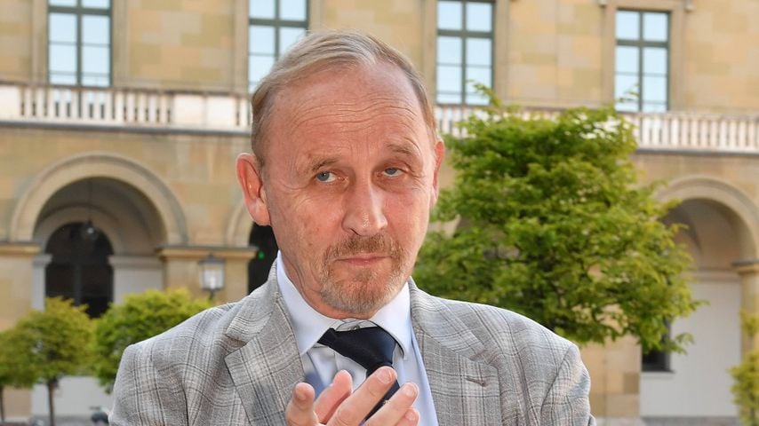 Noch nicht beerdigt? Rätsel um Alexander Helds Beisetzung