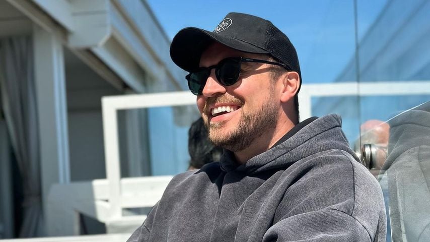 Sieht Alexander Hindersmanns Baby Mama oder Papa ähnlicher?