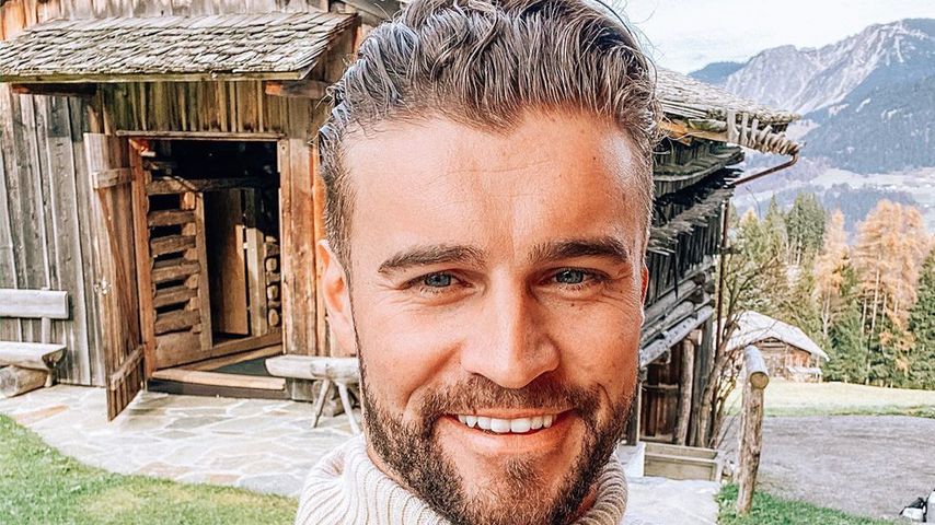 Kann er wieder hören? Alex Hindersmann gibt ein Ohr-Update
