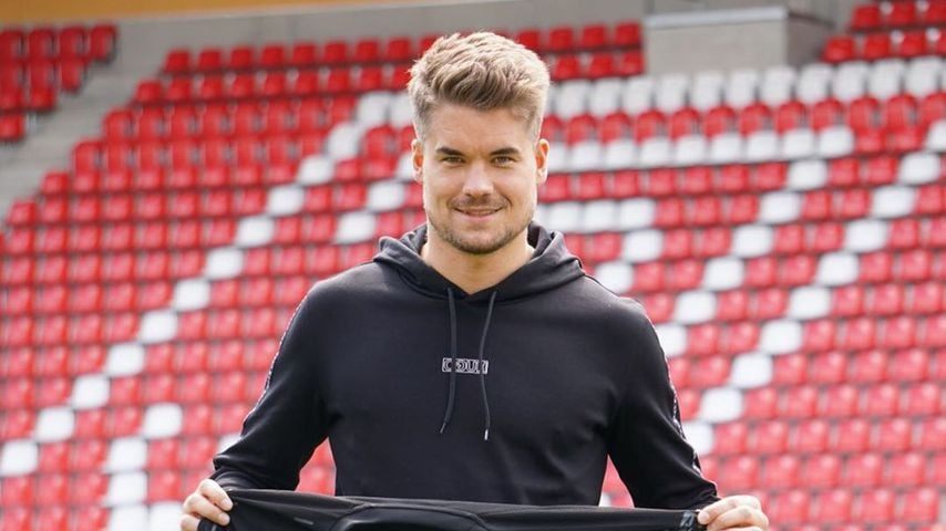 Alexander Meyer bei seiner Vorstellung bei Jahn Regensburg