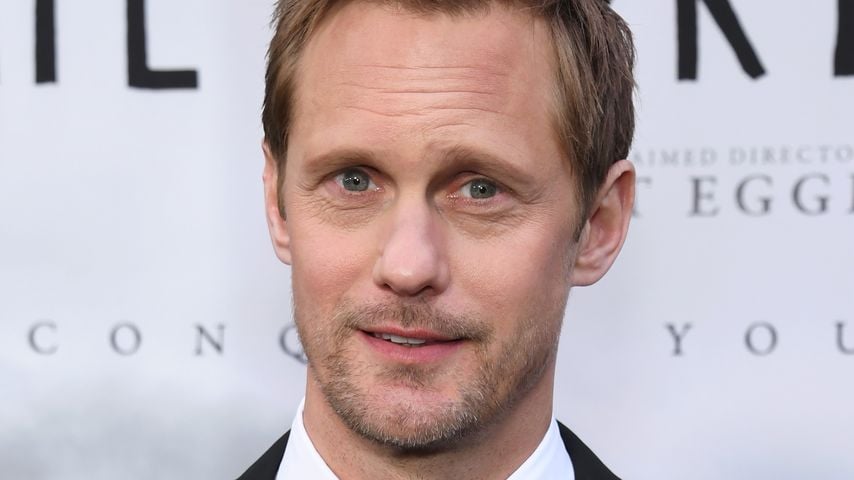 Enthaarungs-Albtraum: Alexander Skarsgård bereut Waxing