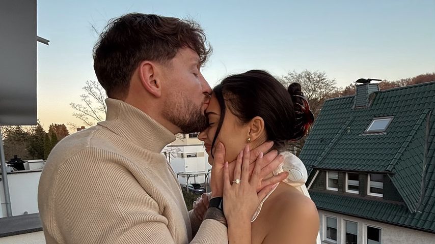 Alexander Thoss und Paola Maria bei ihrer Verlobung, März 2025
