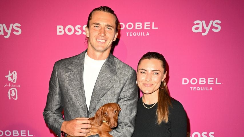 Dackel von Sophia Thomalla und Alex feiert Red-Carpet-Debüt