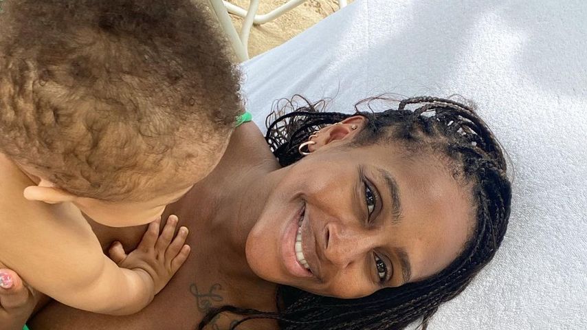 Alexandra Burke und Darren Randolph mit ihrem Kind