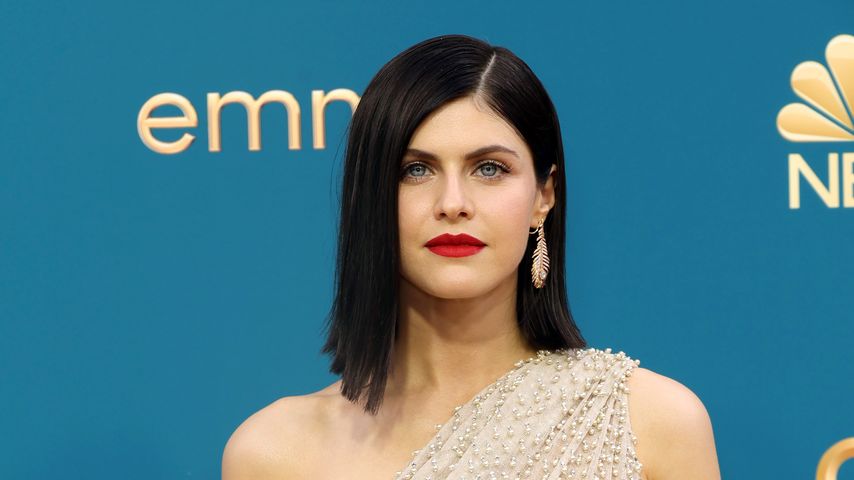 Alexandra Daddario bei den Emmy Awards 2022