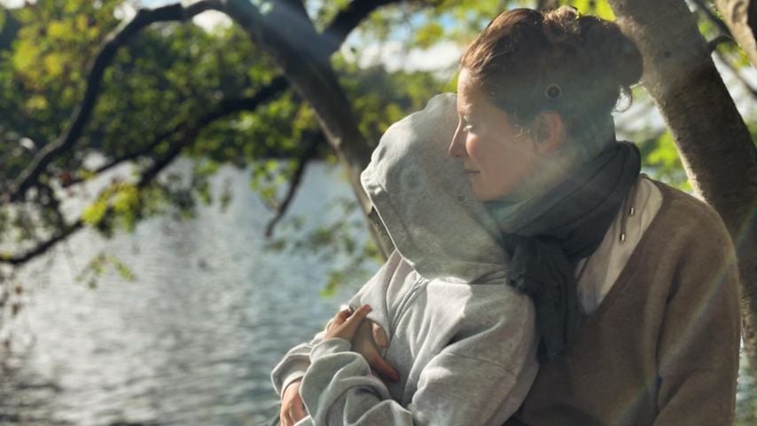 Alexandra Maria Lara mit ihrem Sohn im September 2024
