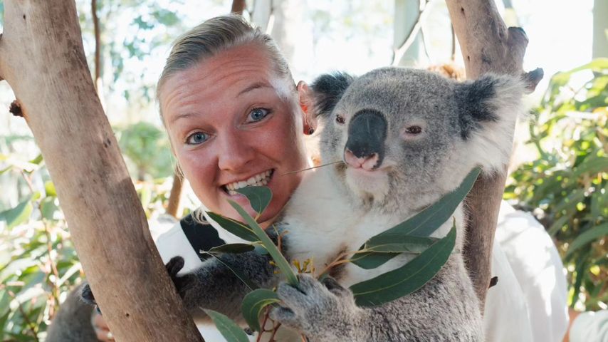Mit Koala: Alexandra Popp genießt tierischen Tag während WM
