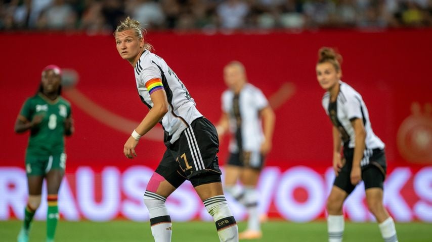 Alexandra Popp, Fußballerin