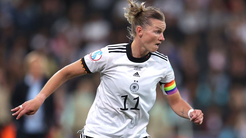 Alexandra Popp, Profifußballerin