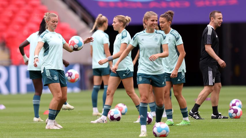 Alexandra Popp und ihre Teamkolleginnen