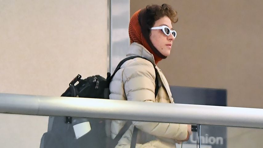 Alia Shawkat am Flughafen in Los Angeles im Dezember 2019
