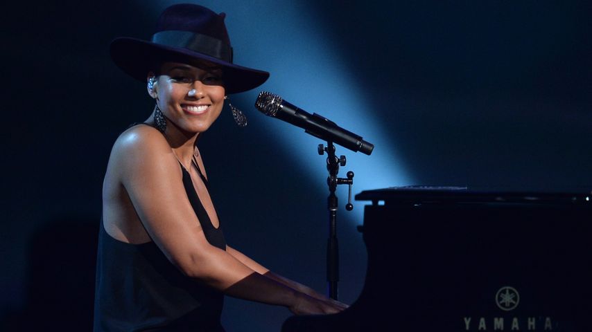 Total-Verwandlung für TV-Rolle: Alicia Keys hat lila Haare