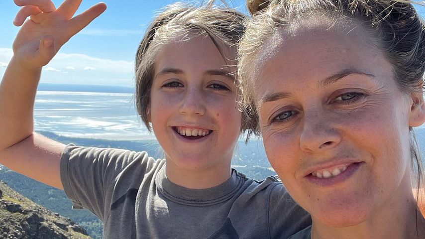 Seltsam? Alicia Silverstone teilt sich Bett mit Sohn (11)