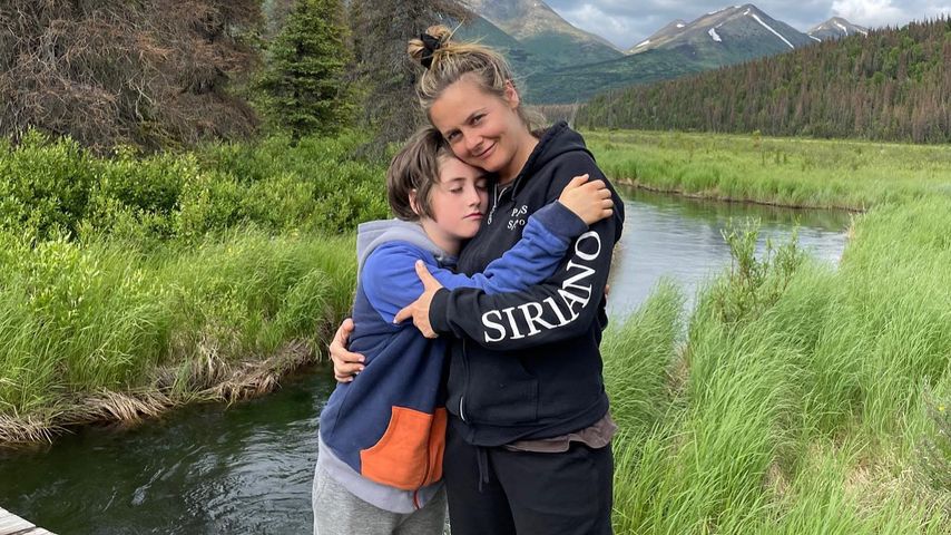 Alicia Silverstone und ihren Sohn Bear im August 2021