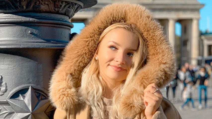 Alina Mour, Webstar