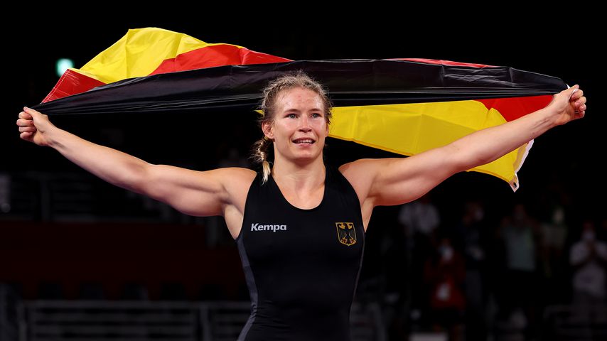 Deutsche Premiere: Aline Rotter-Focken holt Gold im Ringen