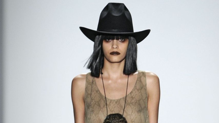 Cooler Reflex: So rettet sich GNTM-Alisar aus der NYFW-Panne