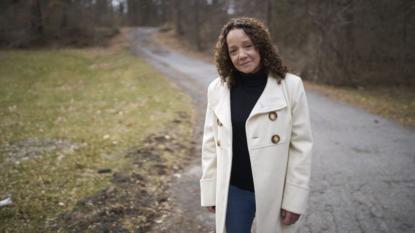 Alison Carey, Schwester von Mariah Carey