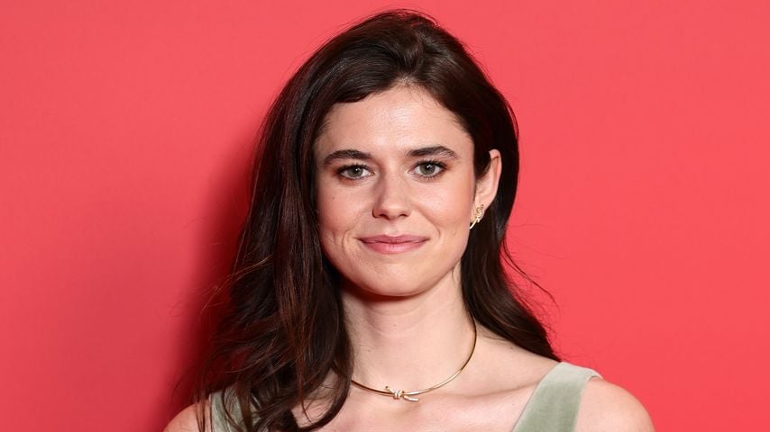 Alison Oliver, Schauspielerin