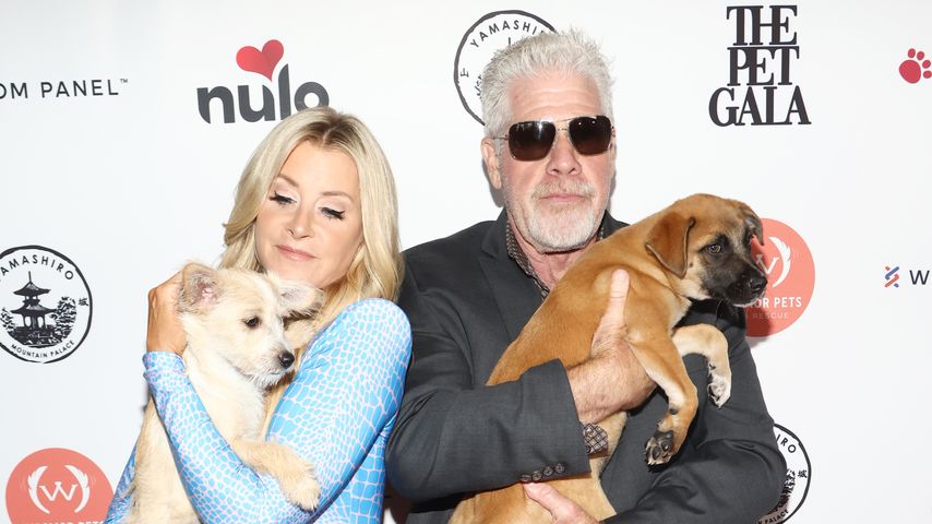 Allison Dunbar und Ron Perlman im Juni 2022