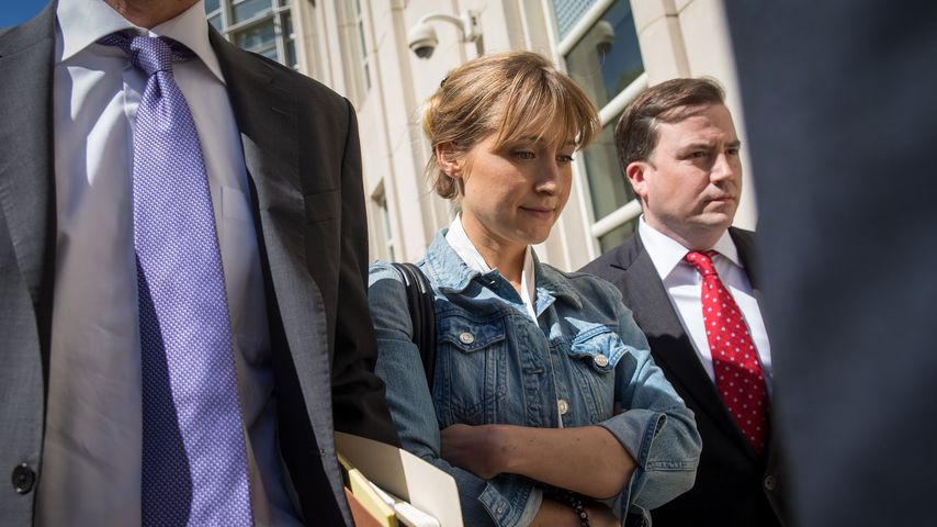 Auf Wunsch ihrer Sekte: "Smallville"-Star heiratete Frau!