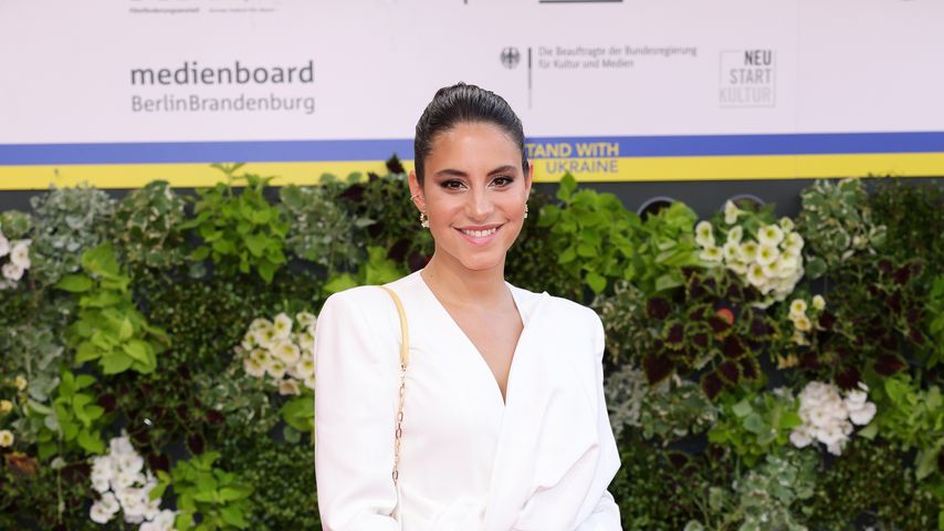 Verliebt, verlobt und Baby: Almila Bagriacik ist entspannter