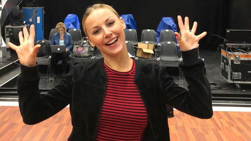 Alona Uehlin, Tänzerin