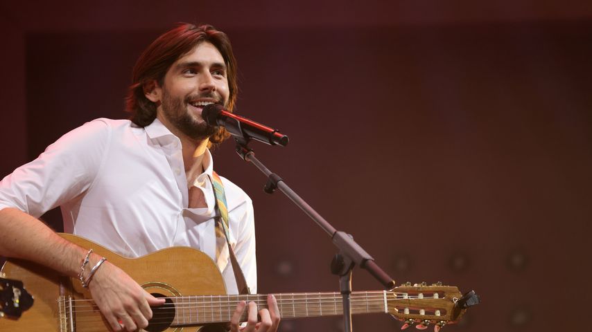 Álvaro Soler, Sänger