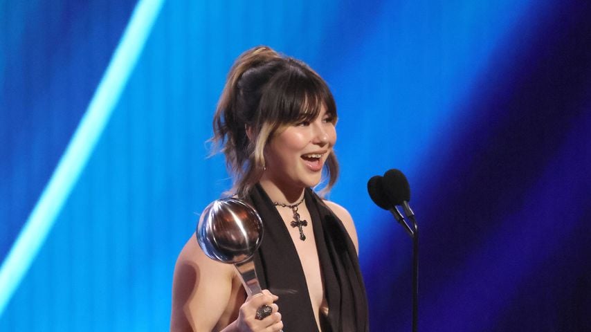 Alysa Liu nimmt bei den ESPY Awards 2026 in New York den Preis als Best Breakthrough Athlete entgegen