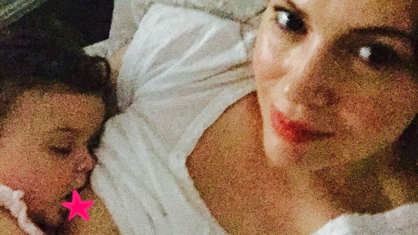 Alyssa Milano feiert mit Still-Schnappschuss neues Gesetz