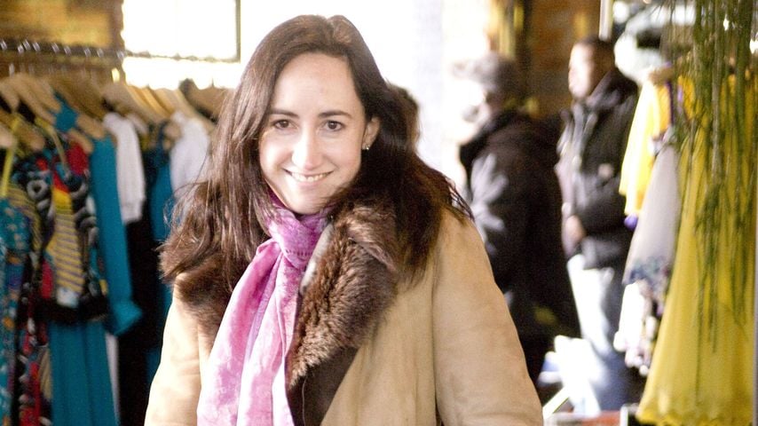 Sophie Kinsella am Set von "Shopaholic – Die Schnäppchenjägerin" mit dem Regiestuhl zum Film