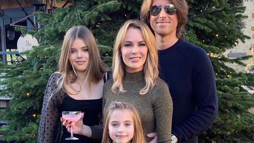 Amanda Holden mit ihrem Mann und ihren Töchtern