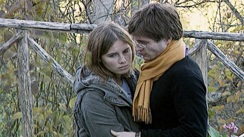 Amanda Knox und Raffaele Sollecito am Tatort in Perugia, Italien, 2007