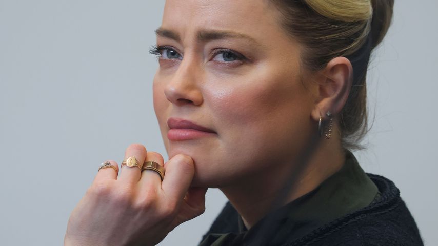 Amber Heard während Johnny Depps Aussage am 25. Mai vor Gericht
