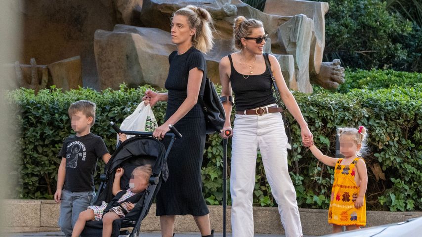Amber Heard mit Freunden und ihrer Tochter Oonagh im Oktober 2023