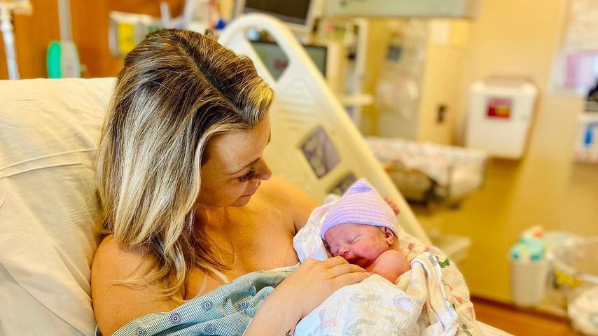 Amber Smith mit ihrem vierten Kind im August 2021