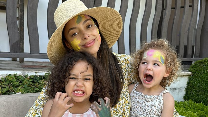 Amber Stevens West mit ihren Kids