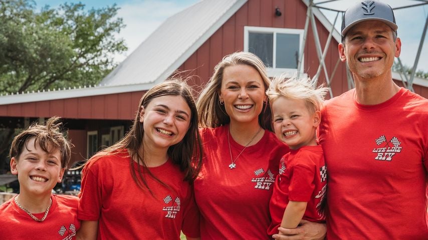 Amber und Granger Smith mit ihren Kindern, Mai 2025