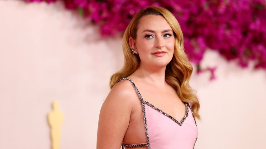 Amelia Dimoldenberg, Moderatorin